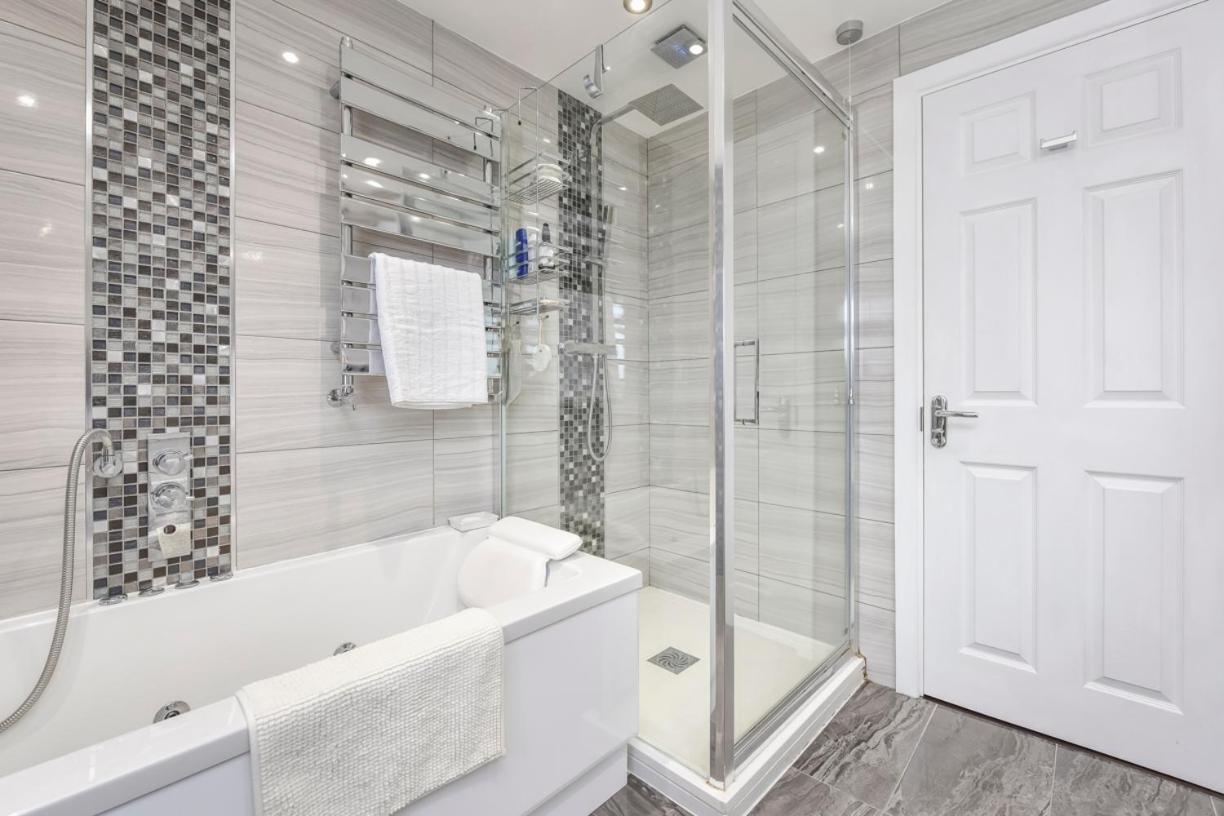 Docklands Stay, In Modern Spacious House - Near Excel Centre, Airport, Uel,sleeps 2 Séjour chez l'habitant *