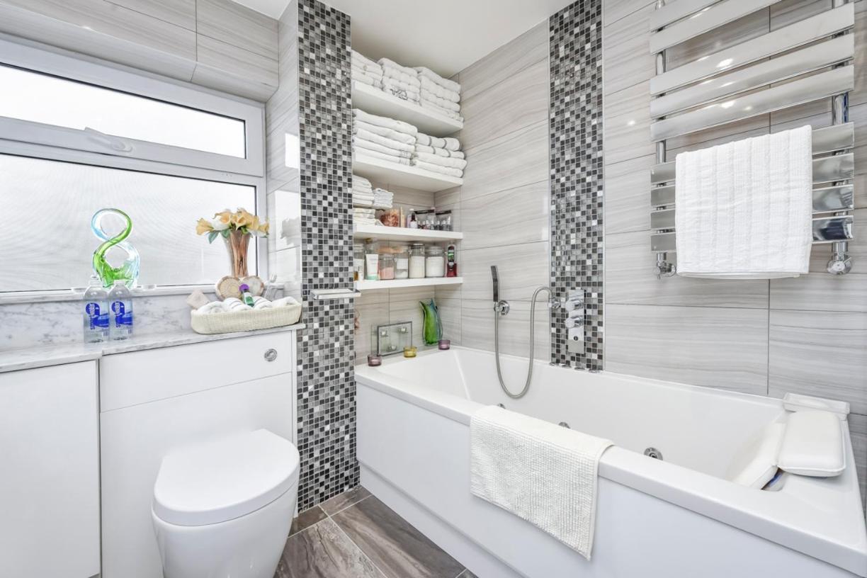 Séjour chez l'habitant Docklands Stay, In Modern Spacious House - Near Excel Centre, Airport, Uel,sleeps 2