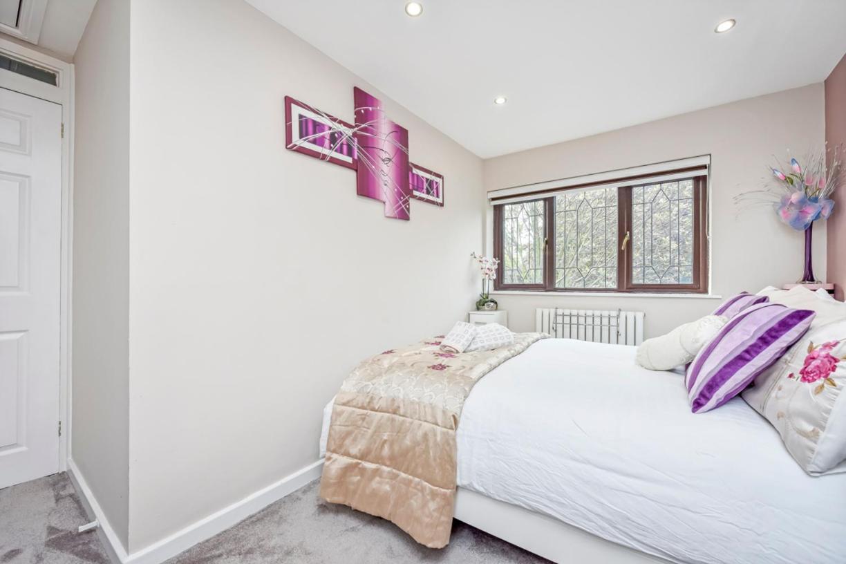 Docklands Stay, In Modern Spacious House - Near Excel Centre, Airport, Uel,sleeps 2 Séjour chez l'habitant Londres